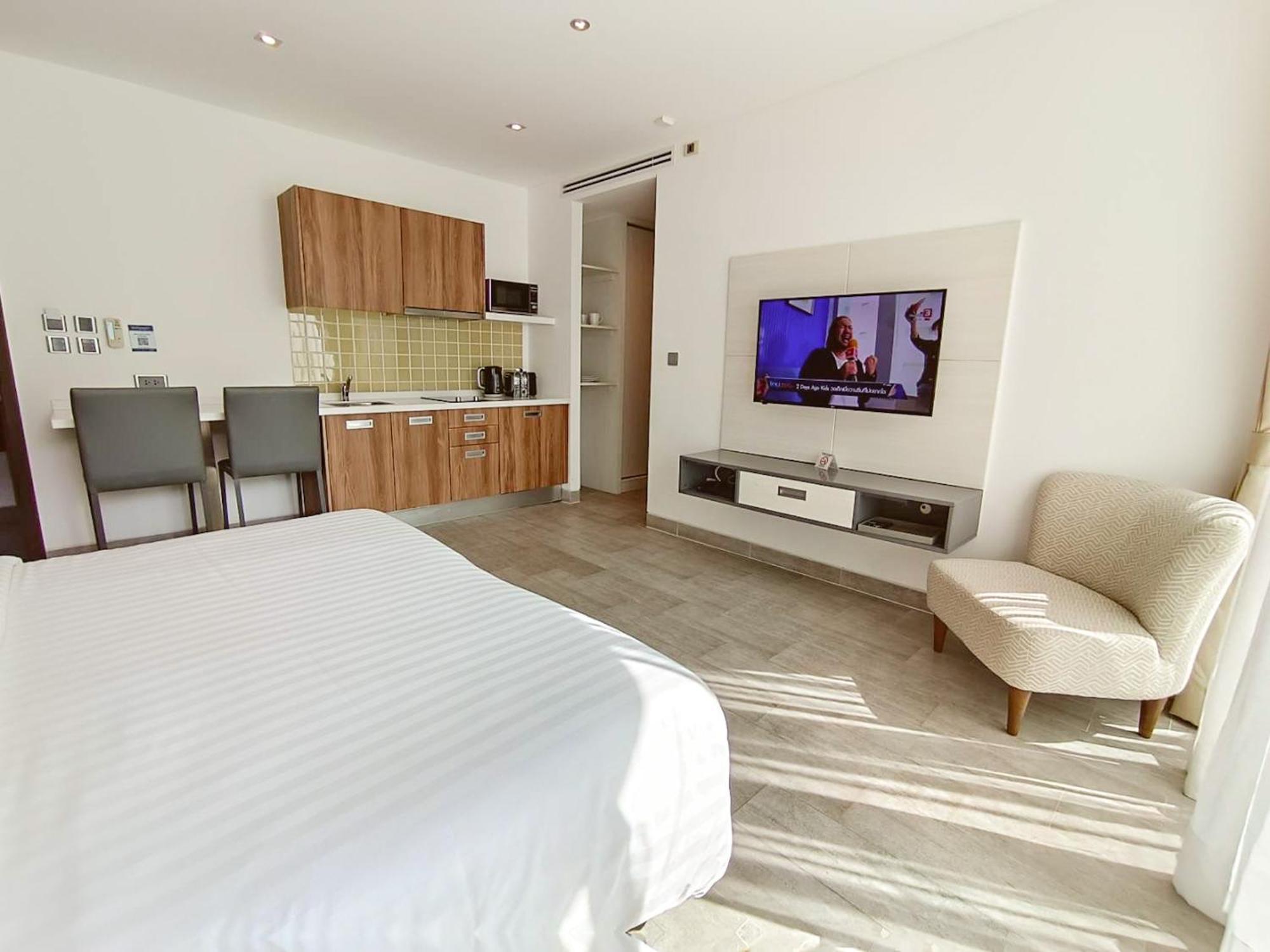 Lets Phuket Twin Sands Resort & Spa Patong Экстерьер фото